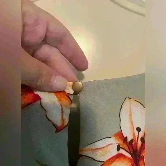 Est 1946 Sage Floral Summer Dress
Size Large - Picture 6 of 6